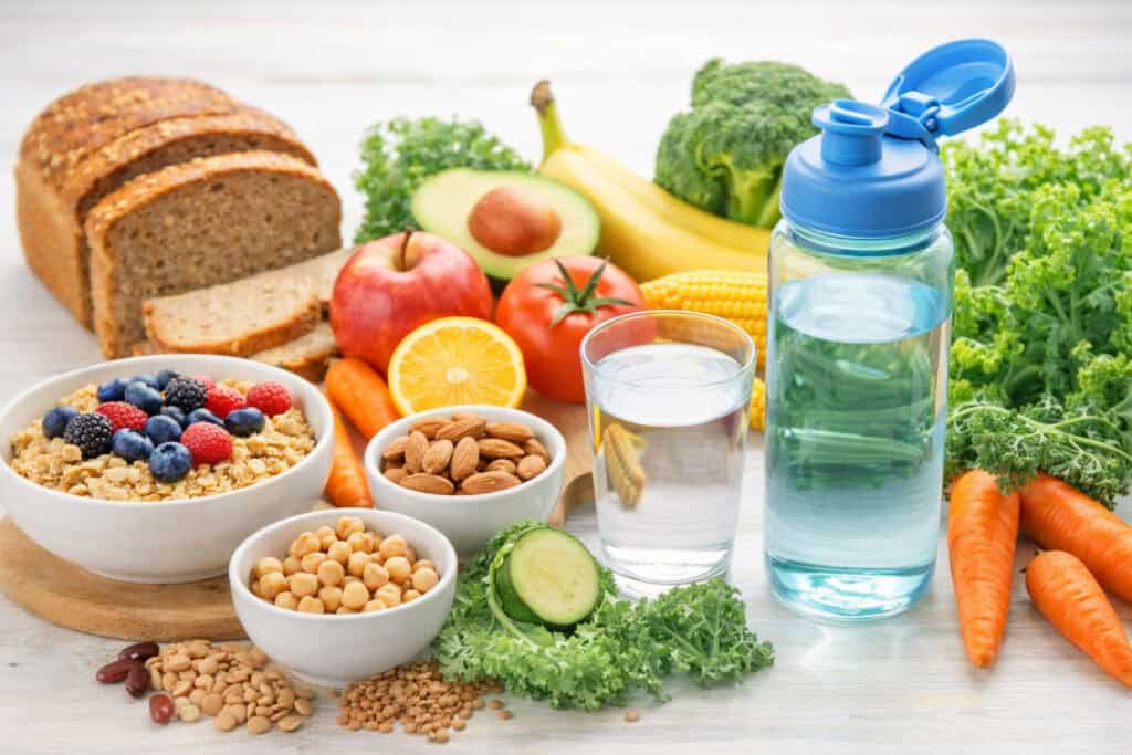 Rostban gazdag élelmiszerek és megfelelő folyadékbevitel kamaszkori székrekedés esetén